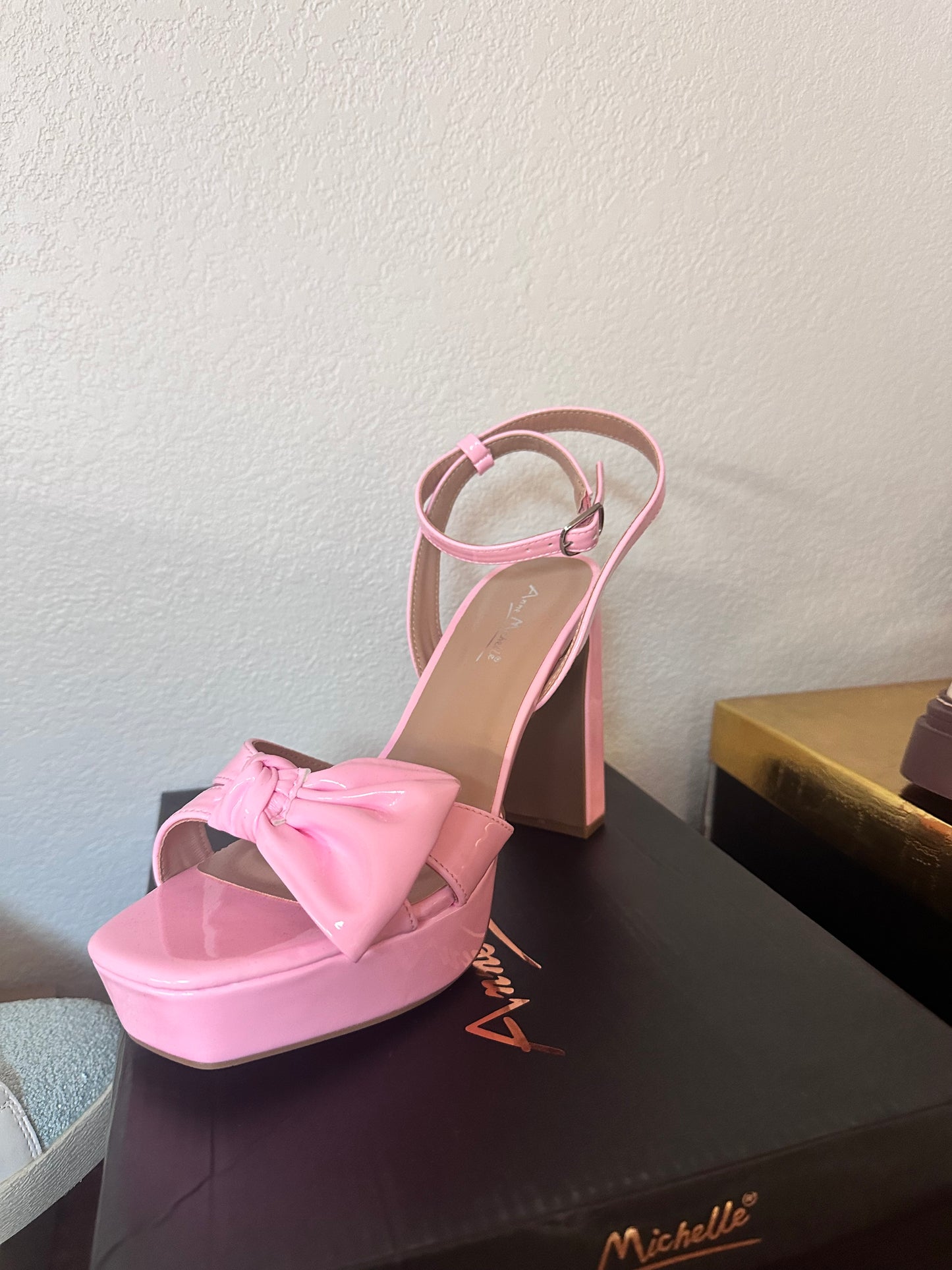 Pink bow heel