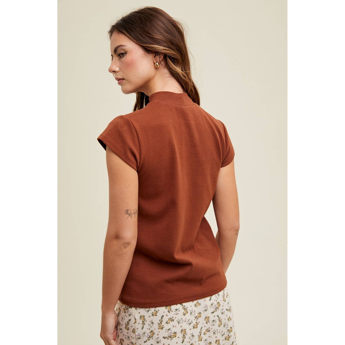 MOCK NECK CAP SLEEVE