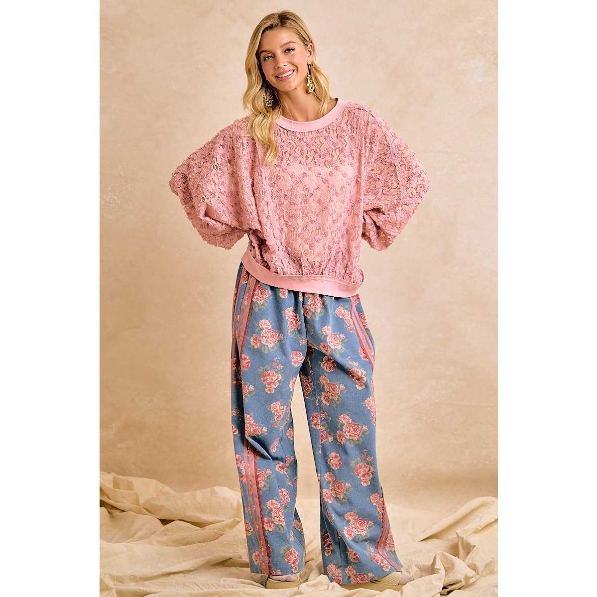 FLORAL WASHED DENIM LACE CONTRAST SIDE  PANTS