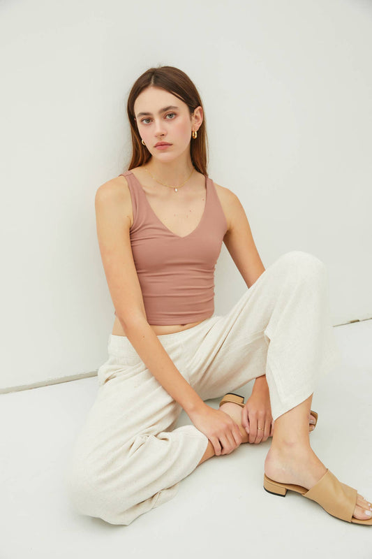 BASIC V-NECK CROP TANK