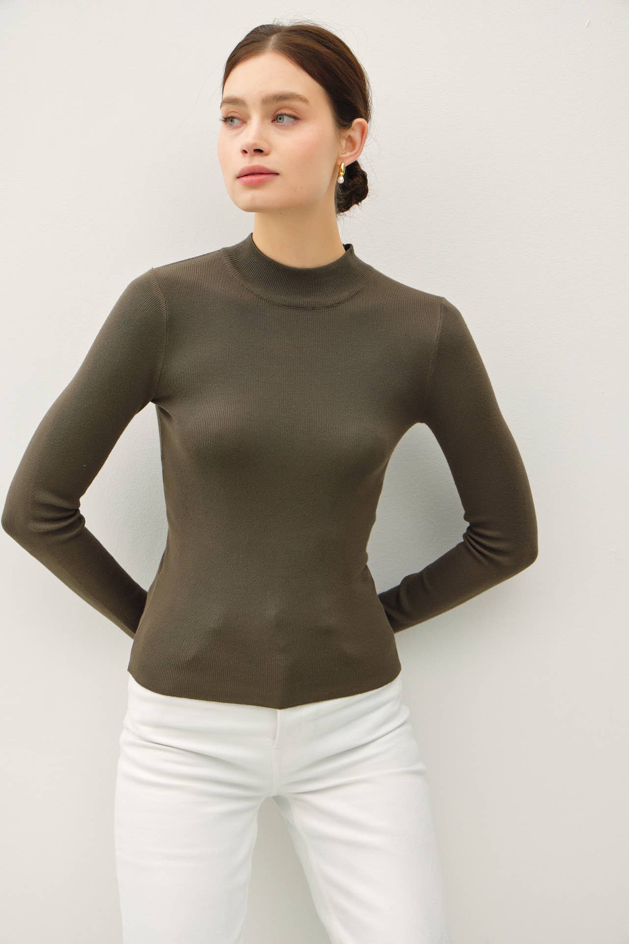 BASIC RIBBED MOCKNECK SWEATER