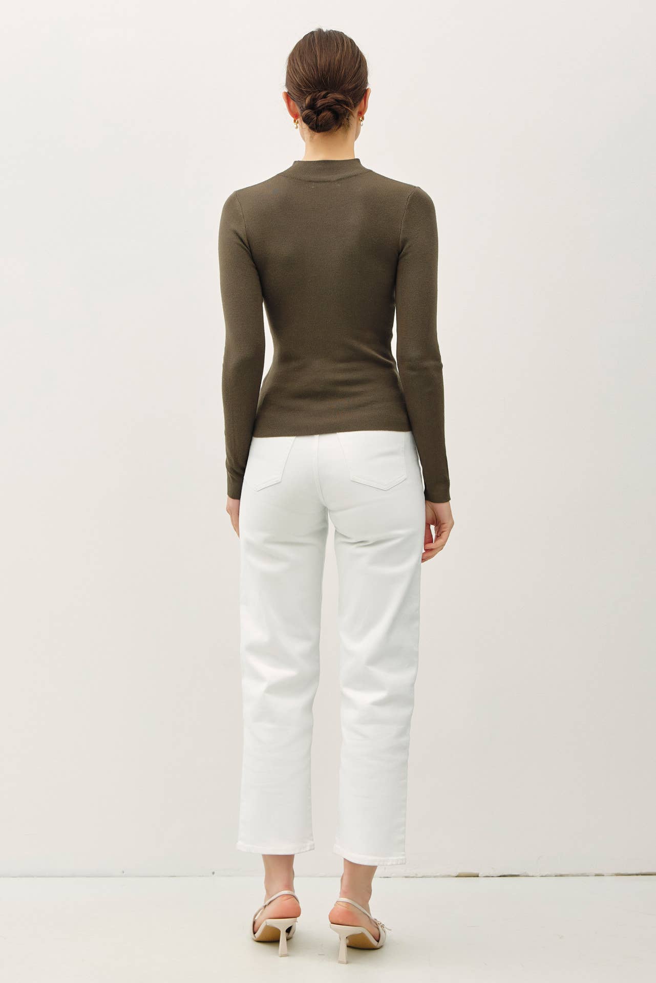 BASIC RIBBED MOCKNECK SWEATER