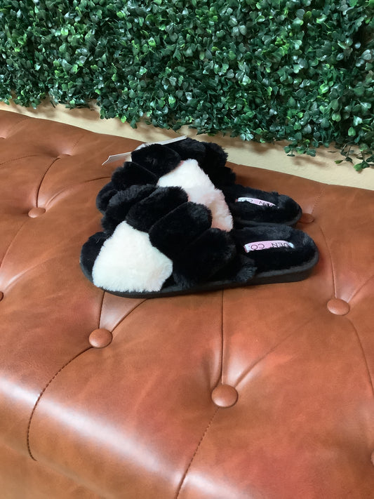 Fuzzy Slippers  size 5.5-6