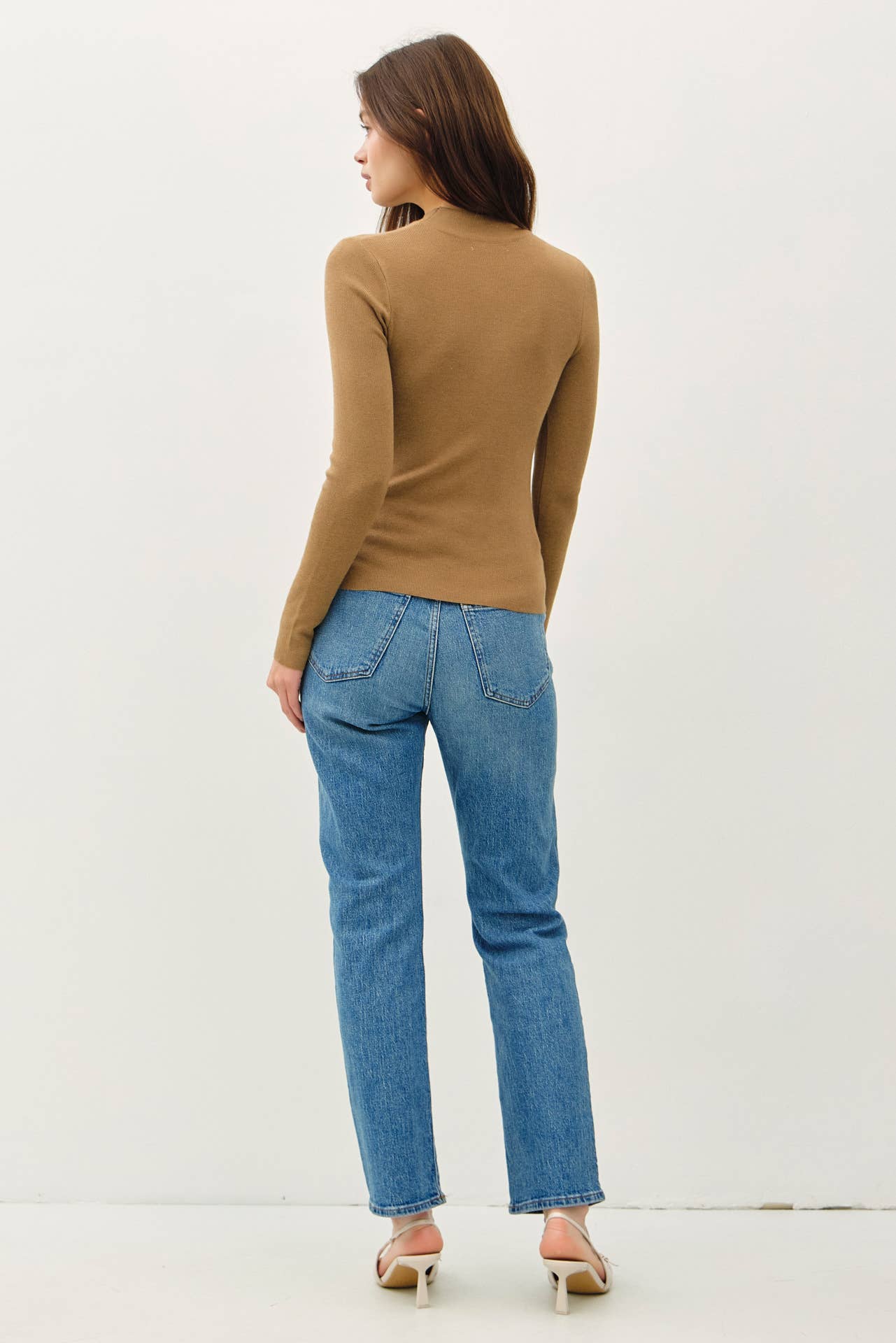 BASIC RIBBED MOCKNECK SWEATER