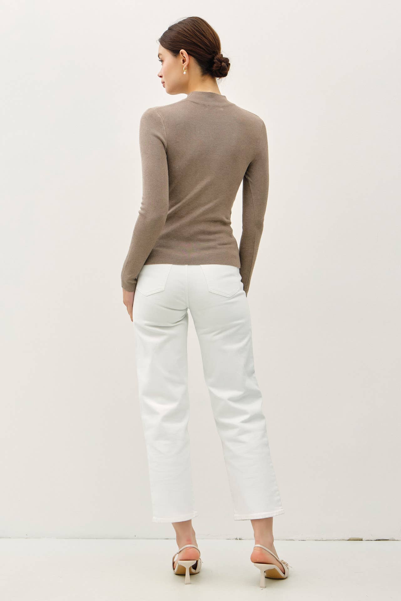 BASIC RIBBED MOCKNECK SWEATER