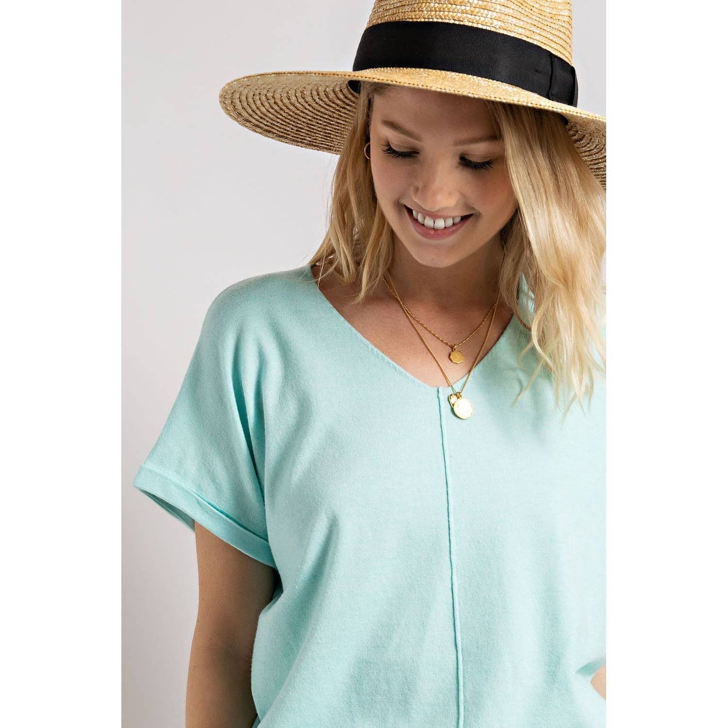 LIGHT KNIT V NECK SLEEVELESS TOP WITH FRONT SEAM
