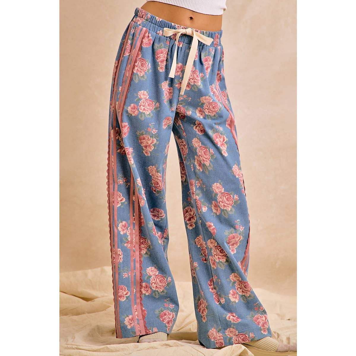 FLORAL WASHED DENIM LACE CONTRAST SIDE  PANTS