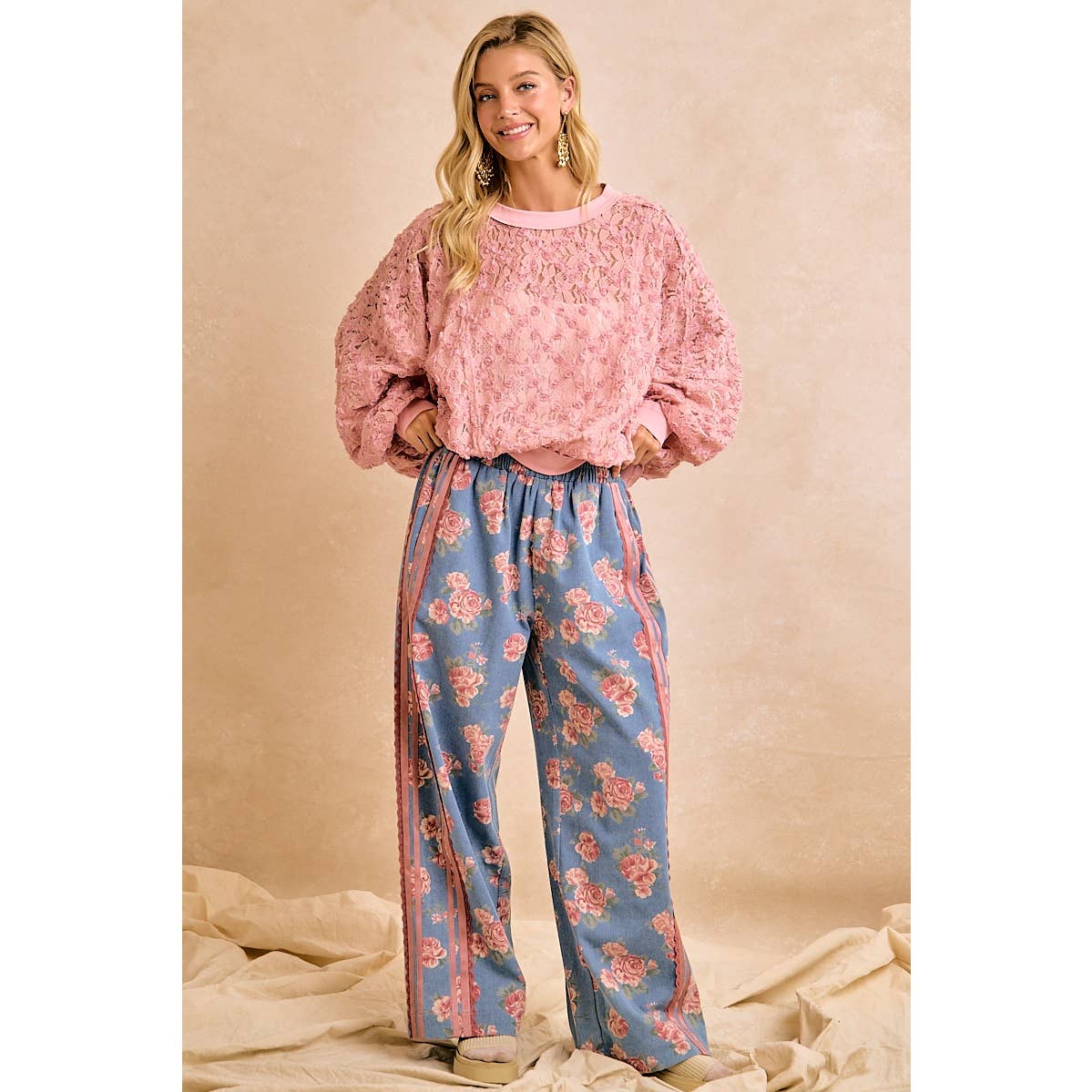 FLORAL WASHED DENIM LACE CONTRAST SIDE  PANTS