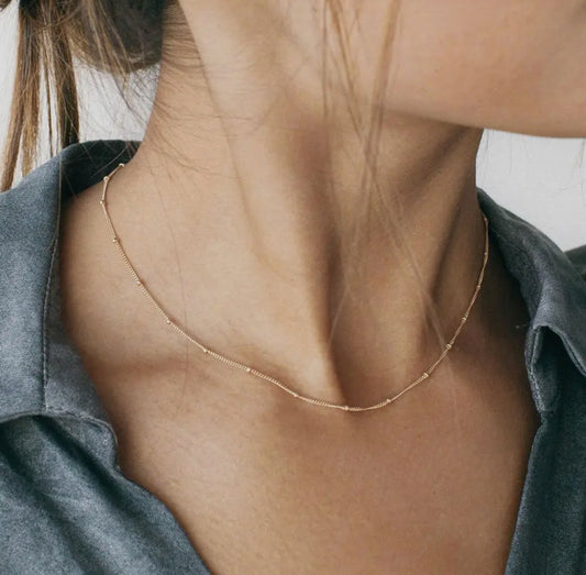 Dainty bead necklace