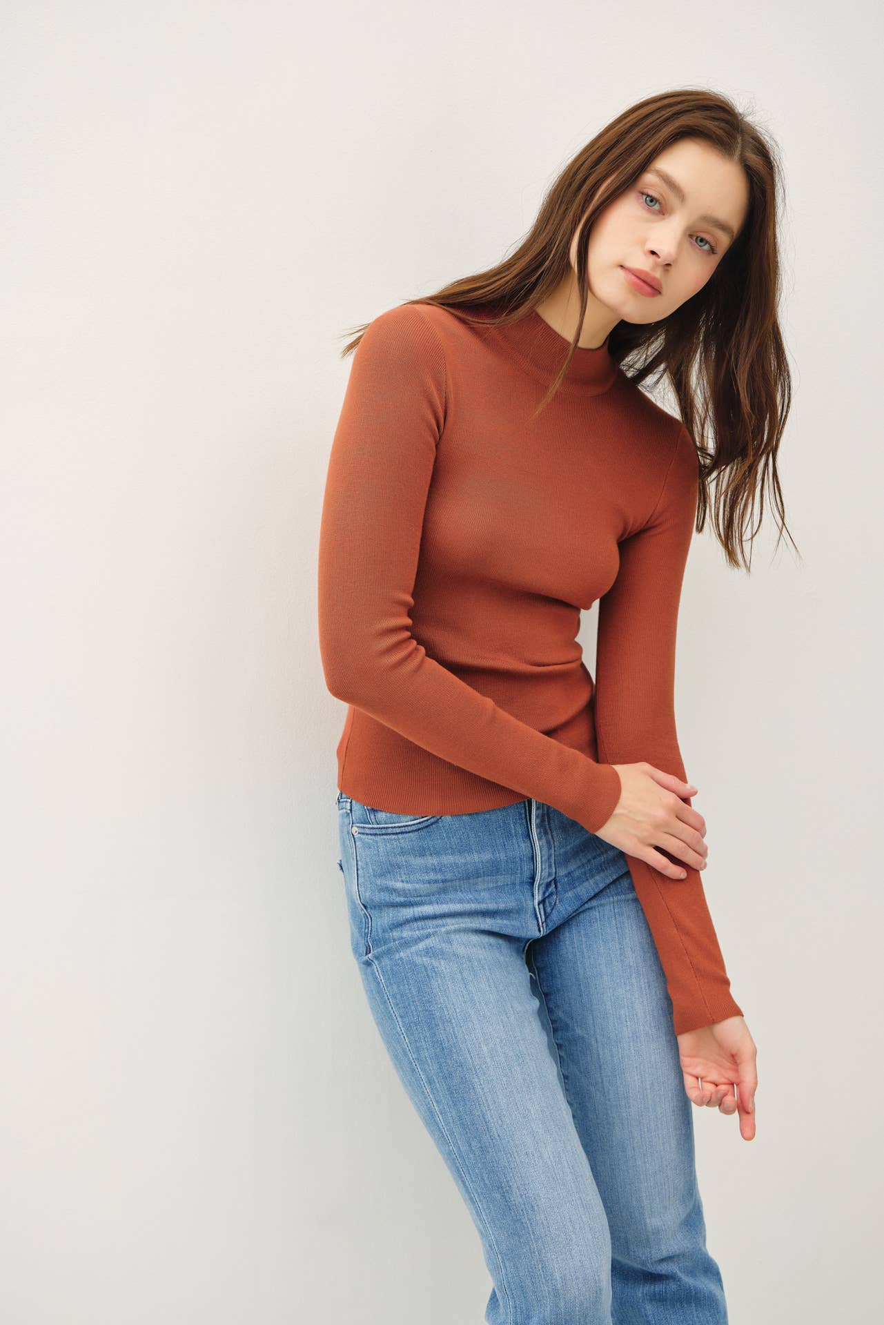 BASIC RIBBED MOCKNECK SWEATER