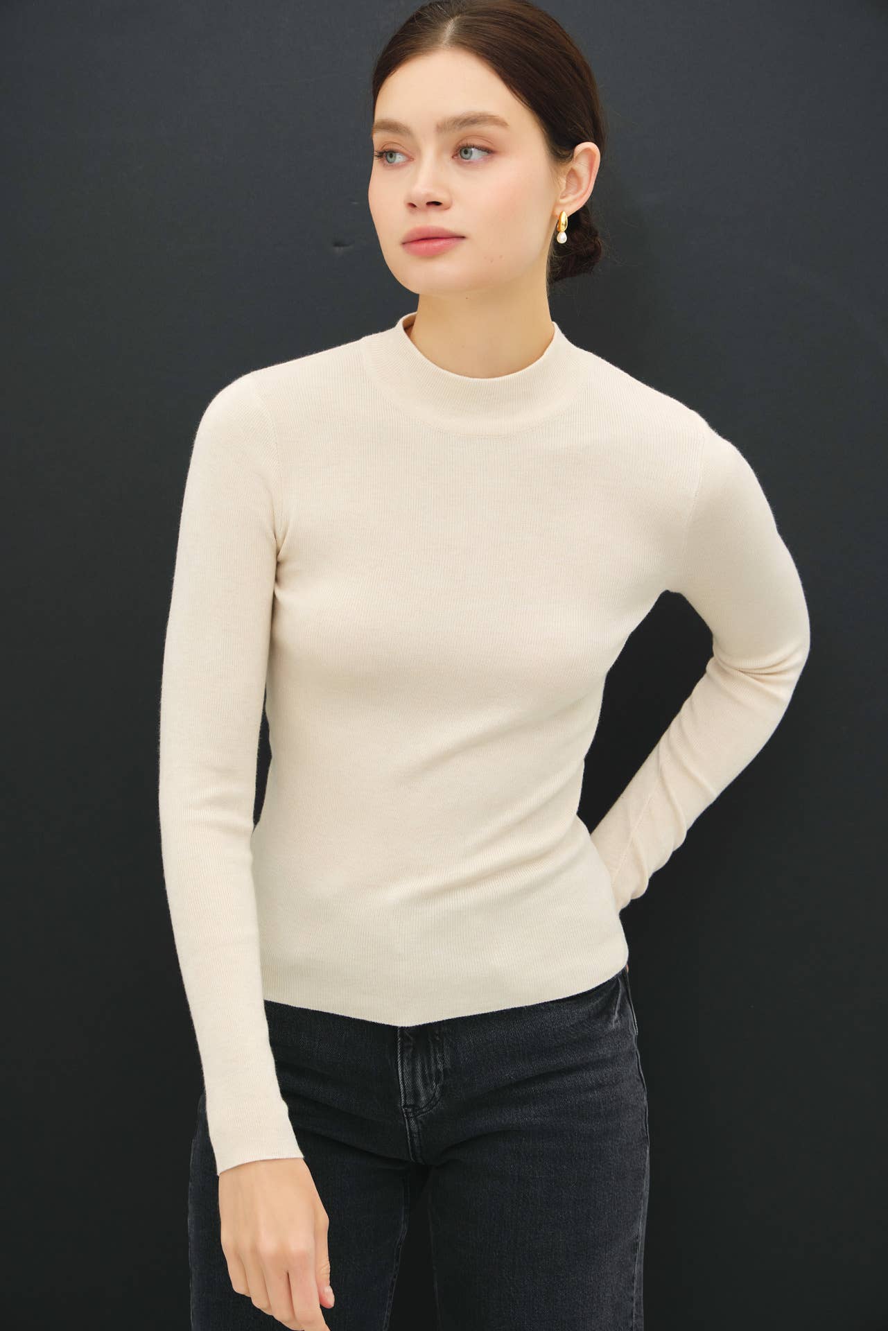 BASIC RIBBED MOCKNECK SWEATER