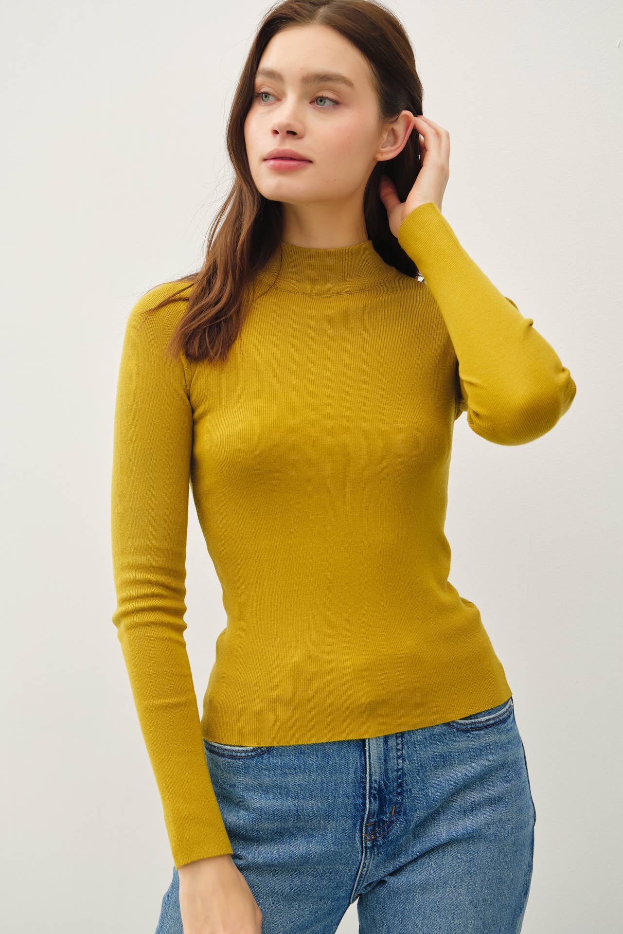 BASIC RIBBED MOCKNECK SWEATER