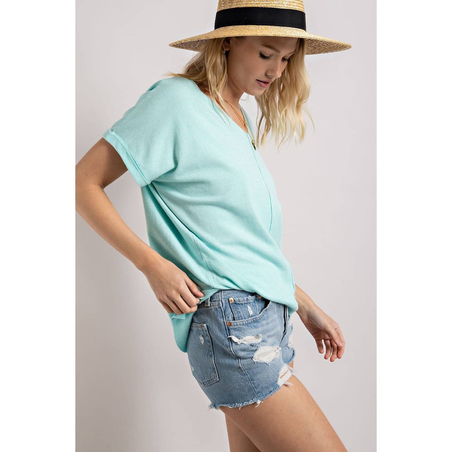 LIGHT KNIT V NECK SLEEVELESS TOP WITH FRONT SEAM