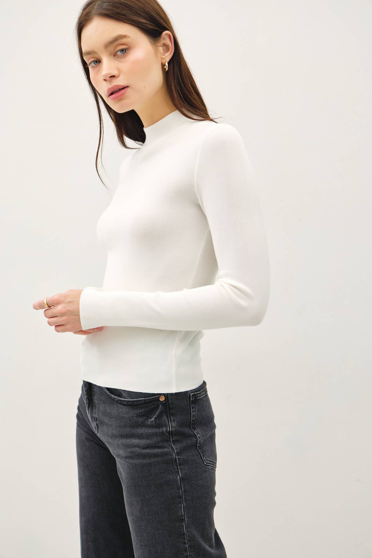 BASIC RIBBED MOCKNECK SWEATER