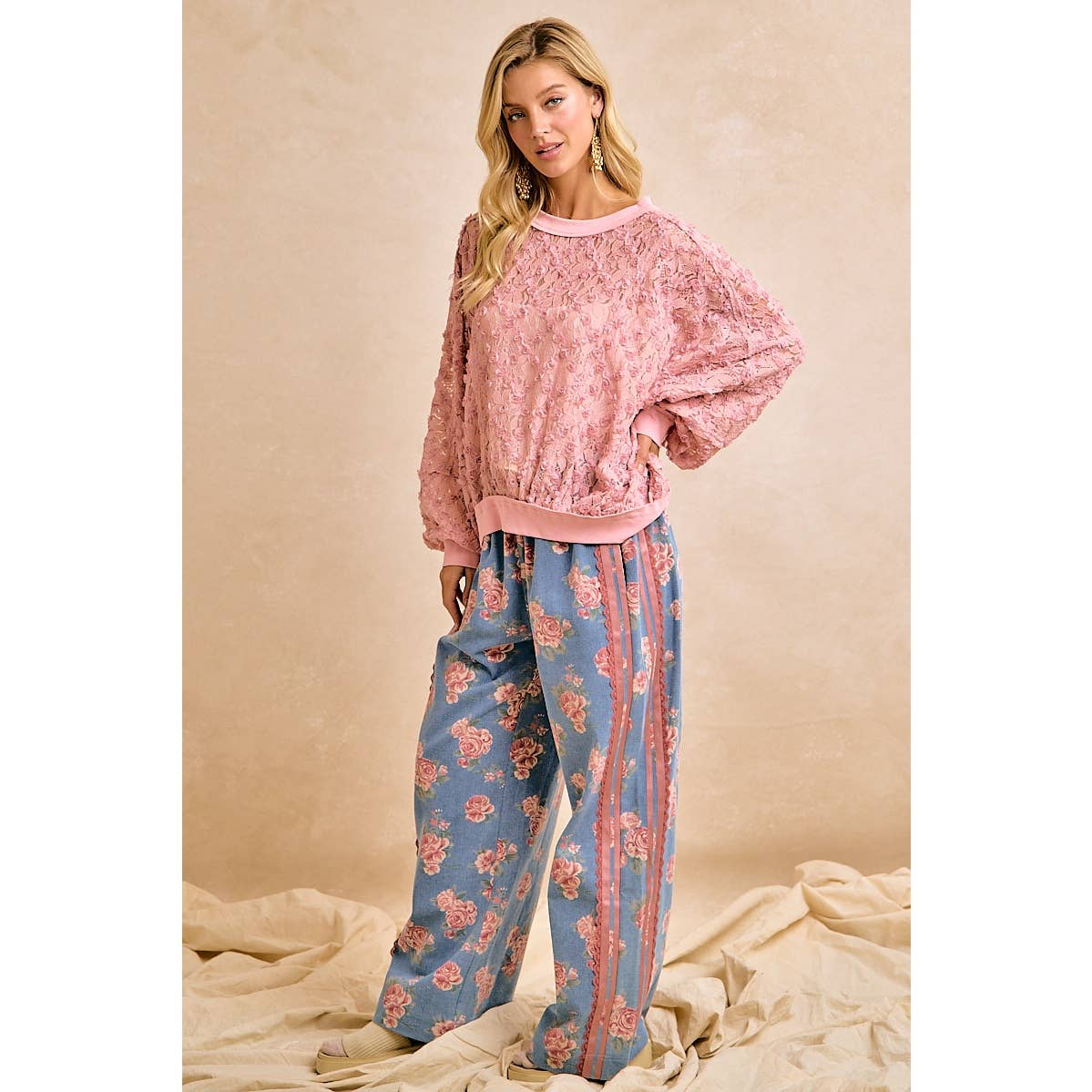 FLORAL WASHED DENIM LACE CONTRAST SIDE  PANTS